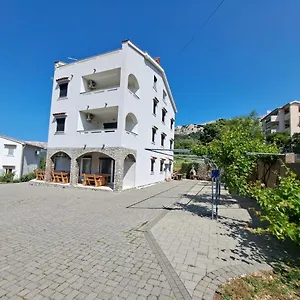  Apartment Leticia
