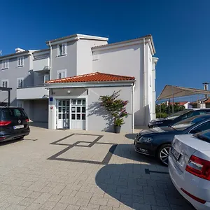 Crnekovic Tomislava 8 Baška